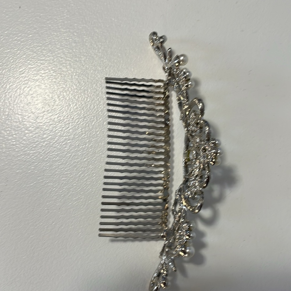 Comb Style Tiara - Picture 3 of 4